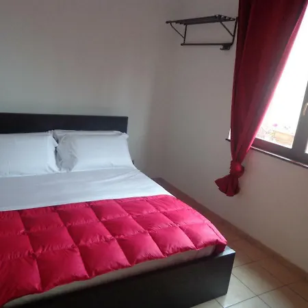 Le Tre Corone Hostel *
